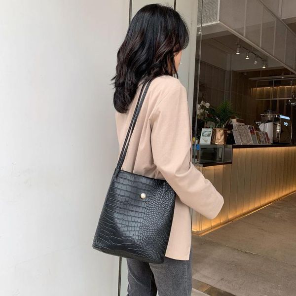ocardian сумки крокодил crossbody сумка для женщин сумки на ремне марка женщин конструктора сумки класса люкс кожа pu ковш сумки о7
ocardian сумки крокодил crossbody сумка для женщин сумки на ремне марка женщин конструктора сумки класса люкс кожа pu ковш сумки о7