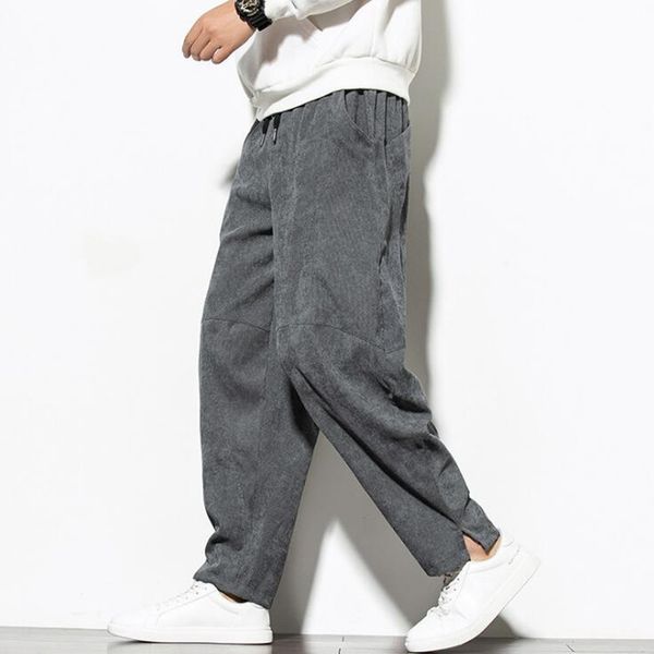 2021 men in velvet streetwear joggers cord down casual long national style pants 8v7s, Black
2021 men in velvet streetwear joggers cord down casual long national style pants 8v7s, Black