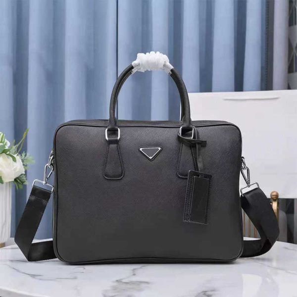 luxurys designer briefcases men business briefcase one shoulder diagonal handbag computer bag genuine leather zipper letter lapbags
luxurys designer briefcases men business briefcase one shoulder diagonal handbag computer bag genuine leather zipper letter lapbags