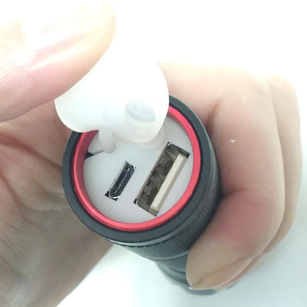 z45 высокое качество xm l2 u3 t6 светодиодный фонарик, построенный в 18650 батареи для аккумуляторной факел масштабируемый функциональный фо
z45 высокое качество xm l2 u3 t6 светодиодный фонарик, построенный в 18650 батареи для аккумуляторной факел масштабируемый функциональный фо