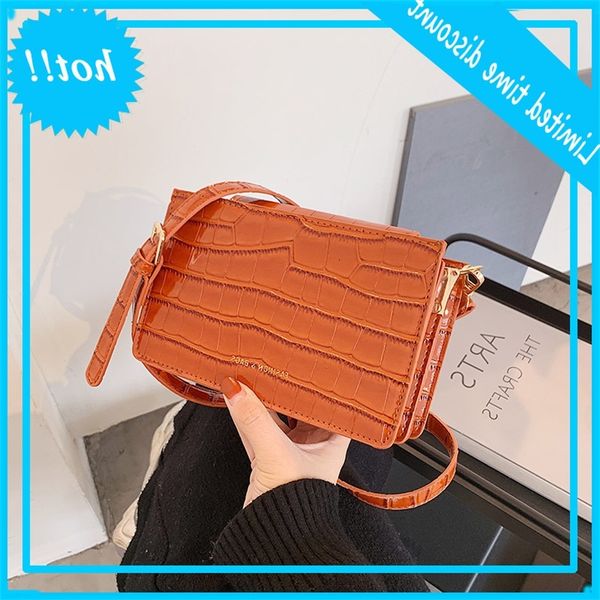 light stone lock small square women's 2020 new fashion autumn and winter wide strap single shoulder messenger bag
light stone lock small square women's 2020 new fashion autumn and winter wide strap single shoulder messenger bag