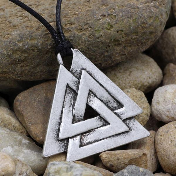 valknut odin 's symbol of norse viking warriors men's pewter pendant necklace, Silver
valknut odin 's symbol of norse viking warriors men's pewter pendant necklace, Silver