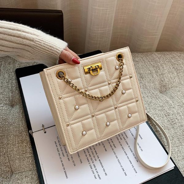 shoulder bags 2021 autumn and winter fashion embroidery thread chain messenger bag wild ladies one-shoulder small square women
shoulder bags 2021 autumn and winter fashion embroidery thread chain messenger bag wild ladies one-shoulder small square women