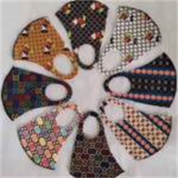 quality epidemic mask cool fashion paris show high luxury face masks anti-dust masks cloth and leather printing daily ma
quality epidemic mask cool fashion paris show high luxury face masks anti-dust masks cloth and leather printing daily ma