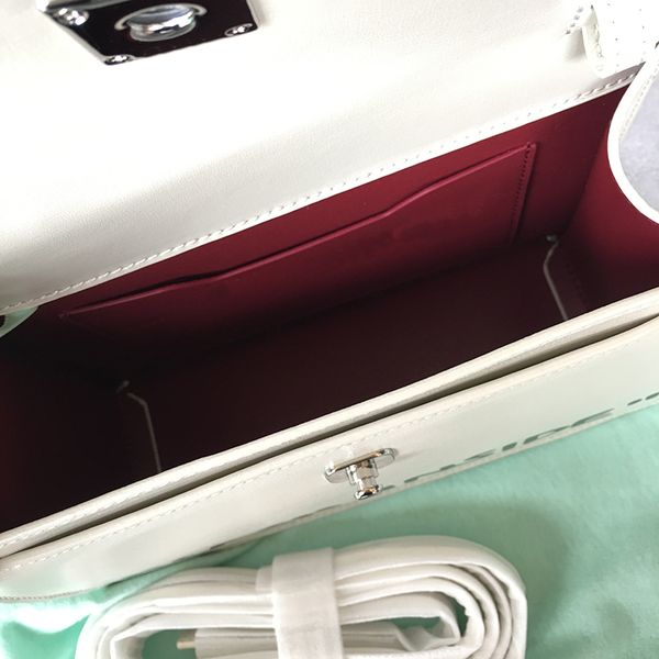 ow woman handbag graffiti striped sculpture designer office white crossbody shoulder bag bag jitney binder jblva, Red;black
ow woman handbag graffiti striped sculpture designer office white crossbody shoulder bag bag jitney binder jblva, Red;black