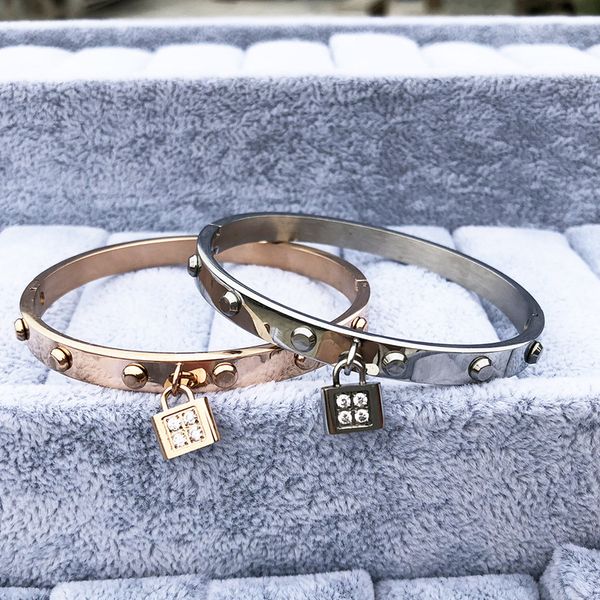 2020 present gifts luxury discount inspiral 14k gold plate spot stainless steel titanium steel couple cubic diamond five-generation bracelet, Black
2020 present gifts luxury discount inspiral 14k gold plate spot stainless steel titanium steel couple cubic diamond five-generation bracelet, Black
