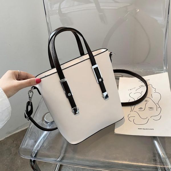 new casual shoulder bag fashion wild messenger brand female totes crossbody bags women leather high capacity luxury designer bag
new casual shoulder bag fashion wild messenger brand female totes crossbody bags women leather high capacity luxury designer bag