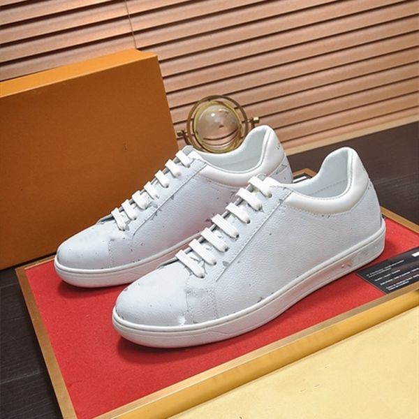 2020 factory direct paris triple-s luxury designer casual shoes mens womens track triple black white gym red grey platform trainer sneakers
2020 factory direct paris triple-s luxury designer casual shoes mens womens track triple black white gym red grey platform trainer sneakers