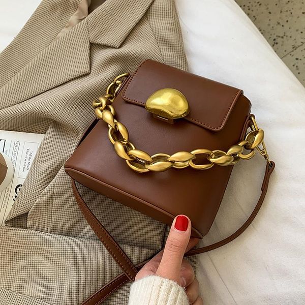 2021 women's brand handbag ladies pu leather luxury chain design small shoulder crossbody bag female media 2021 winter
2021 women's brand handbag ladies pu leather luxury chain design small shoulder crossbody bag female media 2021 winter