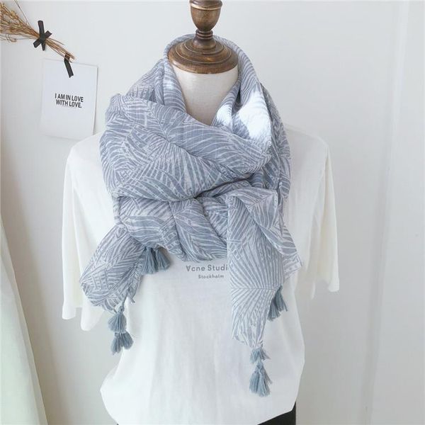 2021 new elegant women scarf grey tassels lady bufanda leaves printed femme foulard, Blue;gray
2021 new elegant women scarf grey tassels lady bufanda leaves printed femme foulard, Blue;gray