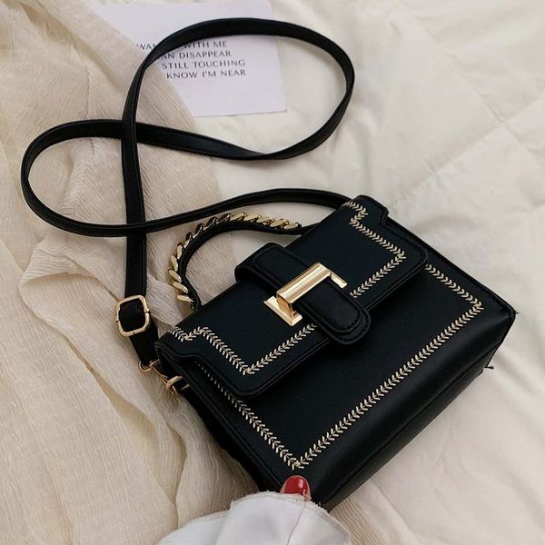 fashion mini cross body bag women 2020 shouder bag designer pu leather handbags metal buckle flap purse winter
fashion mini cross body bag women 2020 shouder bag designer pu leather handbags metal buckle flap purse winter