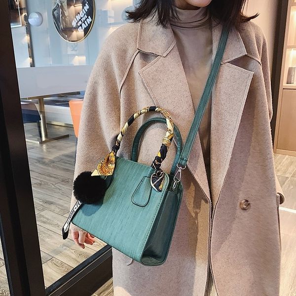 2020 new fashion casual silk scarf fur ball shoulder portable women's pu bag shoulder crossbody hand bag pkmtr
2020 new fashion casual silk scarf fur ball shoulder portable women's pu bag shoulder crossbody hand bag pkmtr