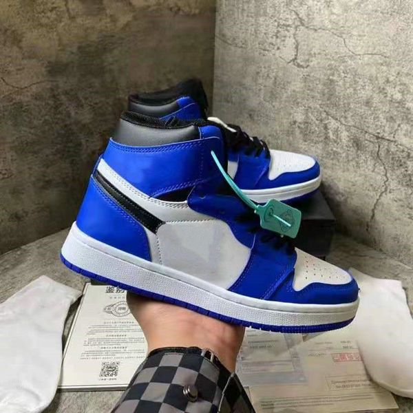 spring classic sneakers fashion men women casual flat shoes design 1s high lace-up leisure outdoor wear-resisting skateboarding sports shoe, Black
spring classic sneakers fashion men women casual flat shoes design 1s high lace-up leisure outdoor wear-resisting skateboarding sports shoe, Black