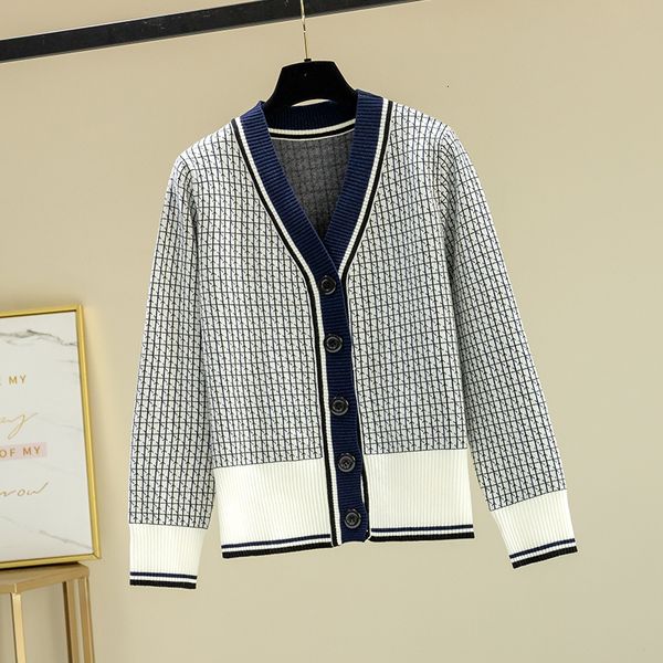 2021 new plaid women cardigan sweater autumn color block winter outwear clothing soft knitted female jumoer lady coat l14u, White;black
2021 new plaid women cardigan sweater autumn color block winter outwear clothing soft knitted female jumoer lady coat l14u, White;black