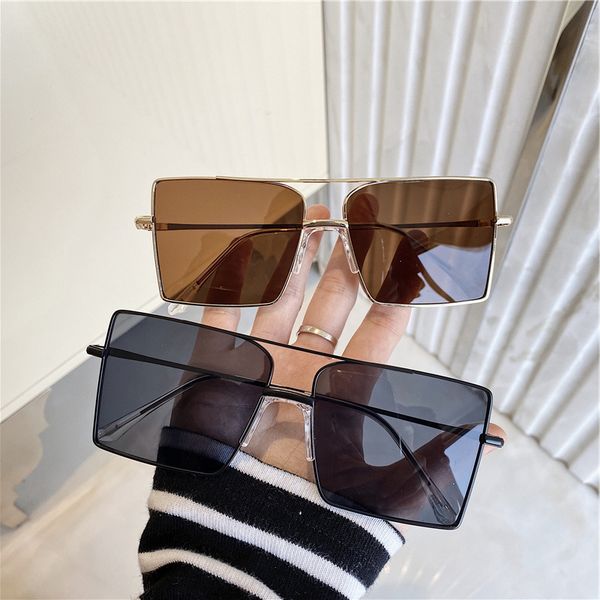 b2020 korean style frame net red glasses square plain street p big face thin sunglasses fashion girll, White;black
b2020 korean style frame net red glasses square plain street p big face thin sunglasses fashion girll, White;black