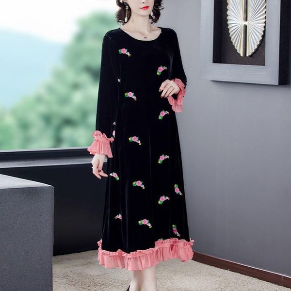 casual dresses 2021 autumn winter fashion vintage velvet embroidered long dress women sleeve o neck elegant vestido, Black;gray
casual dresses 2021 autumn winter fashion vintage velvet embroidered long dress women sleeve o neck elegant vestido, Black;gray