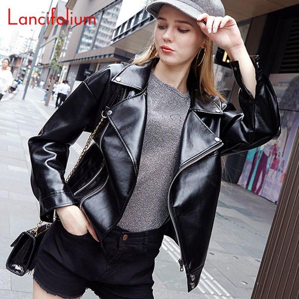 black leather jacket women 2020 new spring autumn moto biker jacket soft pu short winter thick fur leather coat female outwear
black leather jacket women 2020 new spring autumn moto biker jacket soft pu short winter thick fur leather coat female outwear