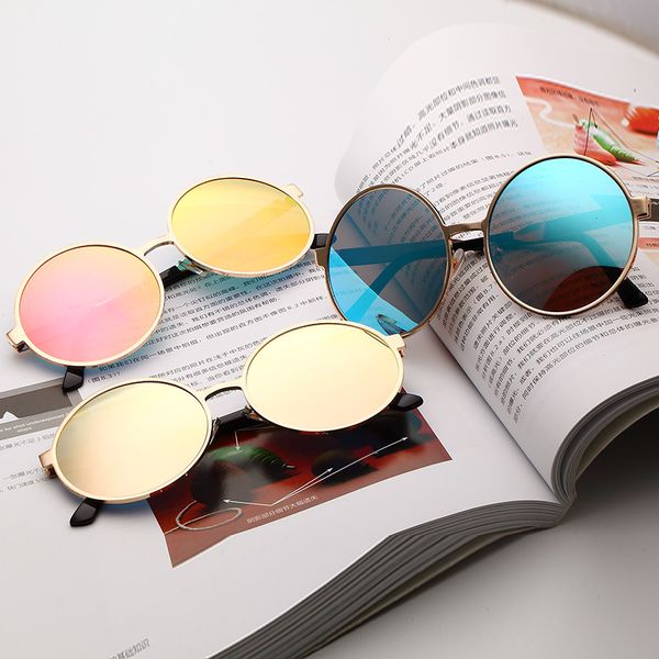 2020 new men's fashion personality star style korean round face women's sunglasses chaoren driver's net red, White;black
2020 new men's fashion personality star style korean round face women's sunglasses chaoren driver's net red, White;black