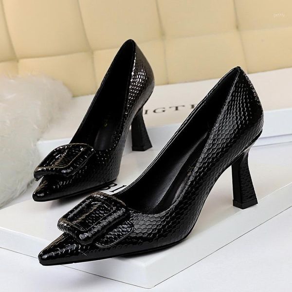 woman high heels professional snake pattern high heels shallow mouth pointed belt buckle wedding shoes office1, Black
woman high heels professional snake pattern high heels shallow mouth pointed belt buckle wedding shoes office1, Black