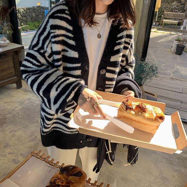 осенью 2020 года городской отдых полосатых женщин и зимой новый цвет соответствия свободный v-образным вырезом с длинными пальто свитер свит, White;black
осенью 2020 года городской отдых полосатых женщин и зимой новый цвет соответствия свободный v-образным вырезом с длинными пальто свитер свит, White;black