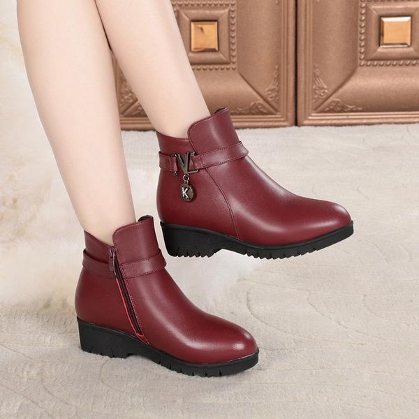 genuine leather women boots ankle boots 2020 winter thick wool lined zipper high heel women snow for female casual shoes, Black
genuine leather women boots ankle boots 2020 winter thick wool lined zipper high heel women snow for female casual shoes, Black