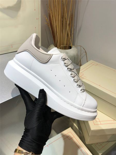 luxury designer women shoes designers slippers transparent color rivetslide lady flip flops studded anti-skid thi bottom fashion#979666666, Black
luxury designer women shoes designers slippers transparent color rivetslide lady flip flops studded anti-skid thi bottom fashion#979666666, Black