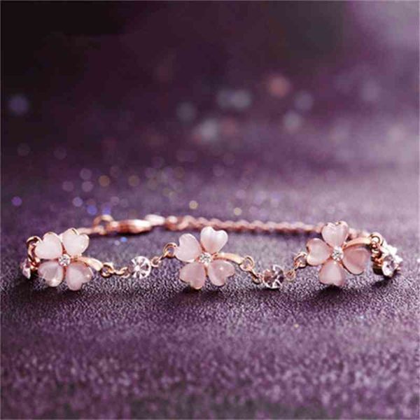bracelets pink diamond clover peach blossom powder crystal jewelry, Golden;silver
bracelets pink diamond clover peach blossom powder crystal jewelry, Golden;silver