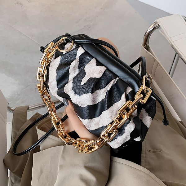 zebra pattern thick chain pu leather crossbody bags for women 2020 trend shoulder bag women's trending branded handbags clutch c1019
zebra pattern thick chain pu leather crossbody bags for women 2020 trend shoulder bag women's trending branded handbags clutch c1019