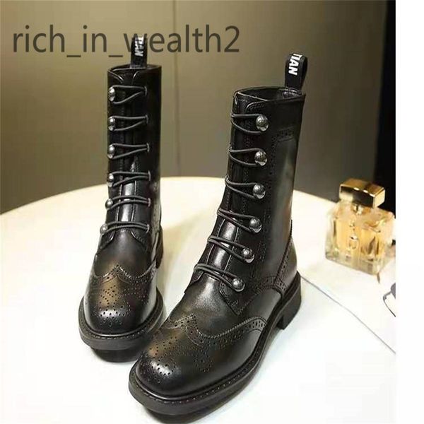 2020luxury new womens martin half ankle autumn winter boots motorcycle knight engraving real leather cool boot shoes size 35-40, Black
2020luxury new womens martin half ankle autumn winter boots motorcycle knight engraving real leather cool boot shoes size 35-40, Black
