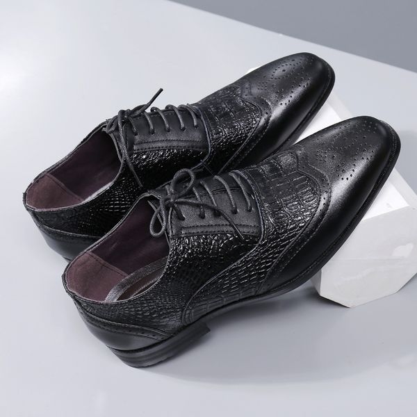 2020 new cross-border new mens shoes crocodile pattern carved pointed formal lace-up large size mens leather shoes brogue british tide shoes, Black
2020 new cross-border new mens shoes crocodile pattern carved pointed formal lace-up large size mens leather shoes brogue british tide shoes, Black
