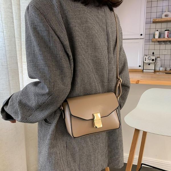 ретро кожа pu женщины кожа crossbody сумка сплошной цвет vintage плеча сумка женщины покупки ежедневные сумки
ретро кожа pu женщины кожа crossbody сумка сплошной цвет vintage плеча сумка женщины покупки ежедневные сумки