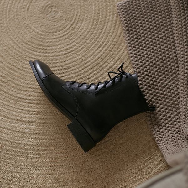 2021 new cow leather casual ankle round toe lace up zipper short boots autumn winter square heel women shoes size 34-39 l5h3, Black
2021 new cow leather casual ankle round toe lace up zipper short boots autumn winter square heel women shoes size 34-39 l5h3, Black