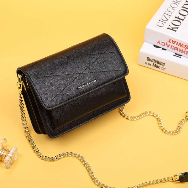 luxurys designers new chic chain small square 2021 korean trend one shoulder slant span fashion fairy envelope bag
luxurys designers new chic chain small square 2021 korean trend one shoulder slant span fashion fairy envelope bag