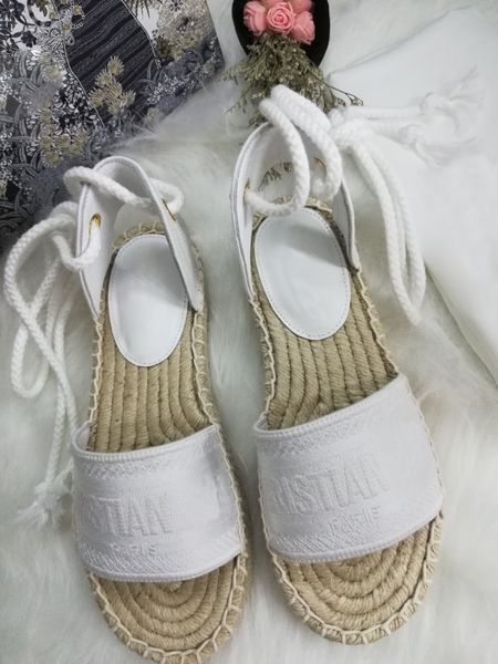 2020 new flax old flower fisherman's shoes women's flat bottomed grass woven sandals real leather lazy people's shoe trend, Black
2020 new flax old flower fisherman's shoes women's flat bottomed grass woven sandals real leather lazy people's shoe trend, Black