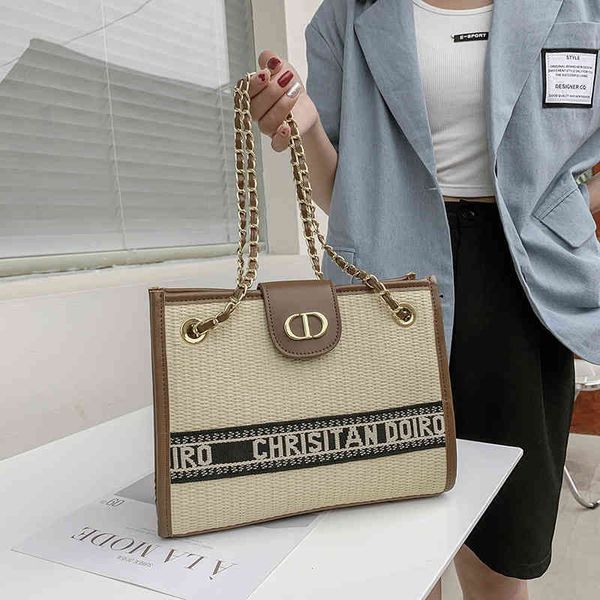 2022 latest luggage factory wholesale factory woven women's summer one shoulder small square bag style chain messenger straw woven bags
2022 latest luggage factory wholesale factory woven women's summer one shoulder small square bag style chain messenger straw woven bags