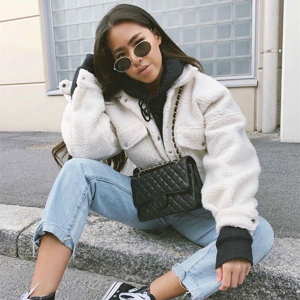 lucyever 2020 winter поддельный белый меховой куртки женщины vintage baby blue short teddy пальто пушистый воротник отложной casaco feminino, Black;brown
lucyever 2020 winter поддельный белый меховой куртки женщины vintage baby blue short teddy пальто пушистый воротник отложной casaco feminino, Black;brown