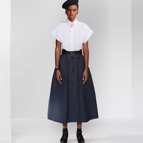 2021 spring track new white short-sleeved style long shirt thin belt adjustment printing stripe big skirt of women two-piece suit yyud
2021 spring track new white short-sleeved style long shirt thin belt adjustment printing stripe big skirt of women two-piece suit yyud