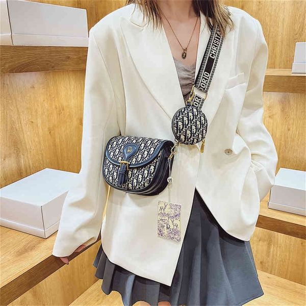 85% off shop for sale 2022 new style fashion printed women's single shoulder diagonal semi-circular messenger bag
85% off shop for sale 2022 new style fashion printed women's single shoulder diagonal semi-circular messenger bag