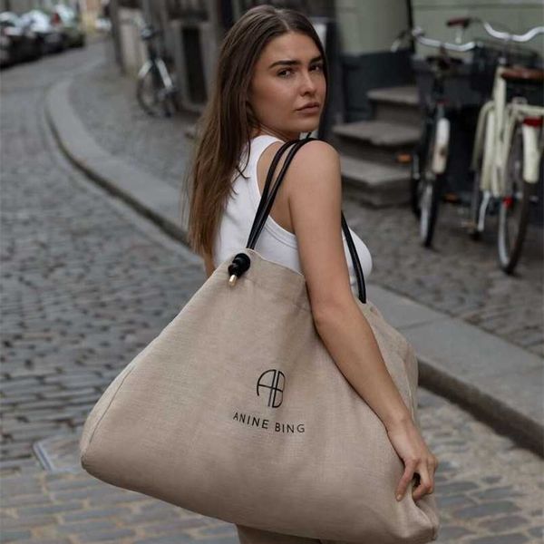 fashion big handbags letter women printed canvas and leather office ladies casual handbag 202211
fashion big handbags letter women printed canvas and leather office ladies casual handbag 202211