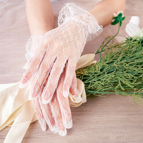 1 pair fashion new tulle dress gloves lace short paragraph white mittens dresses accessories lady glove with fingers, Blue;gray
1 pair fashion new tulle dress gloves lace short paragraph white mittens dresses accessories lady glove with fingers, Blue;gray