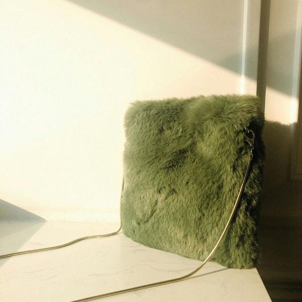 new fashion autumn and winter 2020 korean faux fur women's bag small square shoulder messenger bag ladies hand bags pink green
new fashion autumn and winter 2020 korean faux fur women's bag small square shoulder messenger bag ladies hand bags pink green