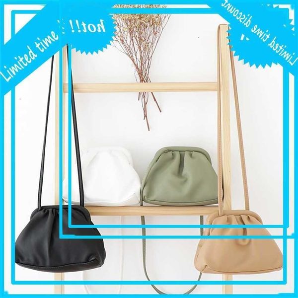 korean version simple one shoulder clip versatile foreign style cross-linked dumpling bag
korean version simple one shoulder clip versatile foreign style cross-linked dumpling bag