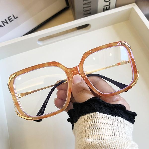 2021 new fashion oversized hollow square clear eyeglasses for women vintage anti-blue light computer eyewear black sunglasses, White;black
2021 new fashion oversized hollow square clear eyeglasses for women vintage anti-blue light computer eyewear black sunglasses, White;black