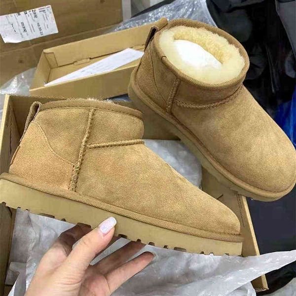 female boots short zhou dong yu same boots fur one real wool casual snow cotton sho 1116109, Black
female boots short zhou dong yu same boots fur one real wool casual snow cotton sho 1116109, Black