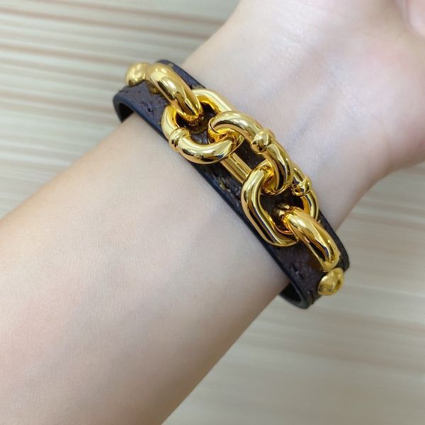 selling leather bracelet for woman electroplating letter l stainless steel bracelet personality classic bracelet supply, Black
selling leather bracelet for woman electroplating letter l stainless steel bracelet personality classic bracelet supply, Black