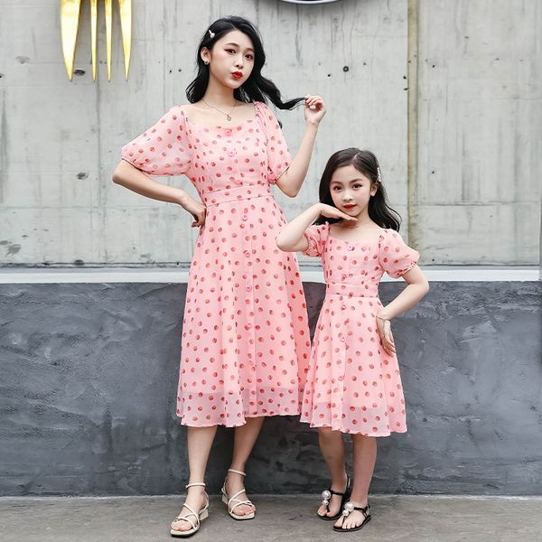 2020 new korean version of parent-child girlssummer lantern skirtlantern chiffon skirt sleeve skirt big children's round dot chiffon dr, Black;gray
2020 new korean version of parent-child girlssummer lantern skirtlantern chiffon skirt sleeve skirt big children's round dot chiffon dr, Black;gray