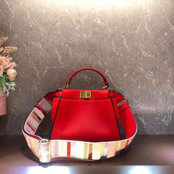 women handbag shoulder bags lady purse fashion genuine leather calfskin material classic twist lock pattern embroidery plain hasp
women handbag shoulder bags lady purse fashion genuine leather calfskin material classic twist lock pattern embroidery plain hasp