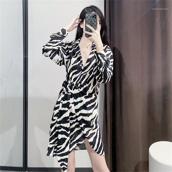casual dresses 2021 summer european beauty slim fit animal texture print dress1, Black;gray
casual dresses 2021 summer european beauty slim fit animal texture print dress1, Black;gray