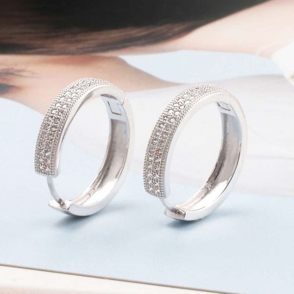 luxurys designers fashion ed015 large circle micro inlaid 3a zircon women's exaggerated small earrings, Silver
luxurys designers fashion ed015 large circle micro inlaid 3a zircon women's exaggerated small earrings, Silver