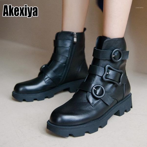 2020 women boots fashion genuine leather buckle ankle boots autumn winter zipper motorcycle women's shoes p0851, Black
2020 women boots fashion genuine leather buckle ankle boots autumn winter zipper motorcycle women's shoes p0851, Black